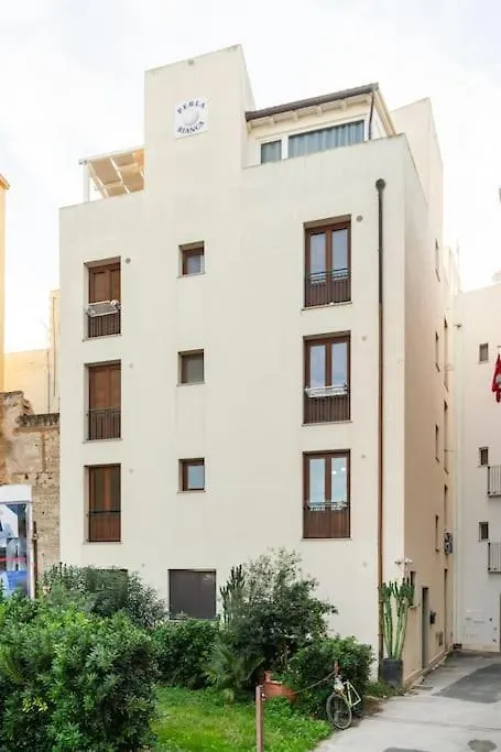 Casa Vacanze Le Saline Trapani 0*,